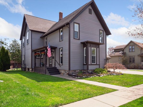 415 Yerkes St, Northville, MI 48167