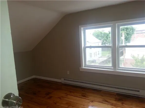 2 Gilbert Ave, New Haven, CT 06511