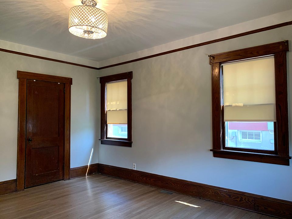 Dining Room or 4th bedroom. 15' X 13'