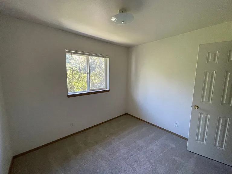 Schell (1410 NW Falls Creek Loop) — Photo 13