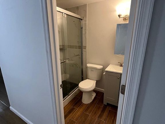 5th image of 1013 Wood St #1F