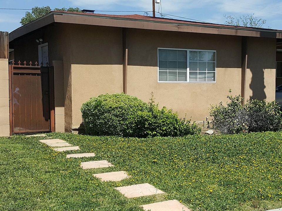 Private dated entrance