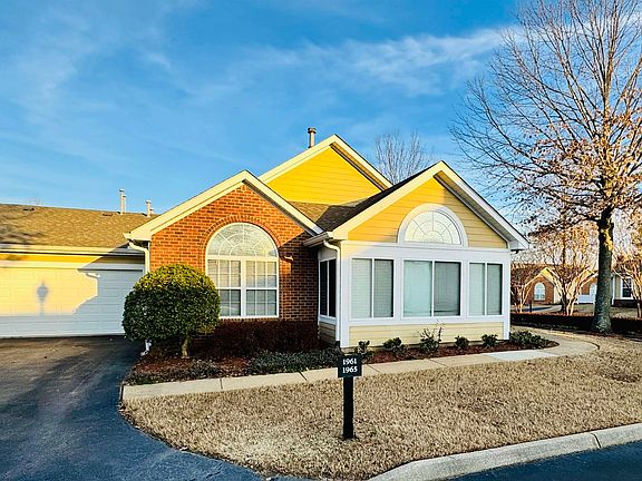 2nd image of 1965 Appling Oaks Cir #31
