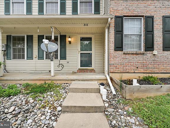 4th image of 816 Rockwood Dr