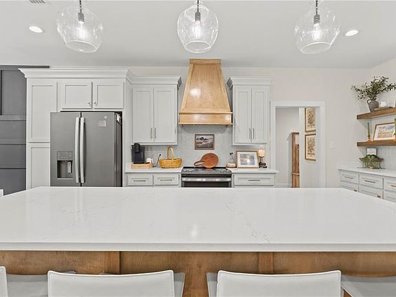 2nd image of 9657 Chelginet Ln