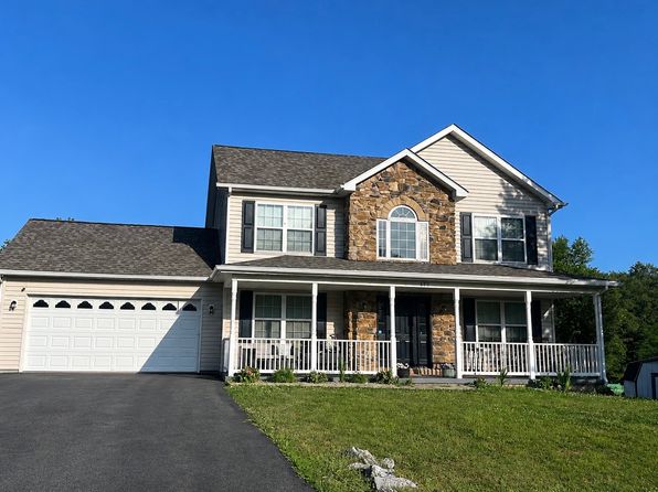 499 Dinali Dr, Martinsburg, WV