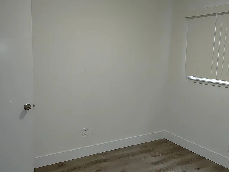 5409 48th Ave — Photo 13