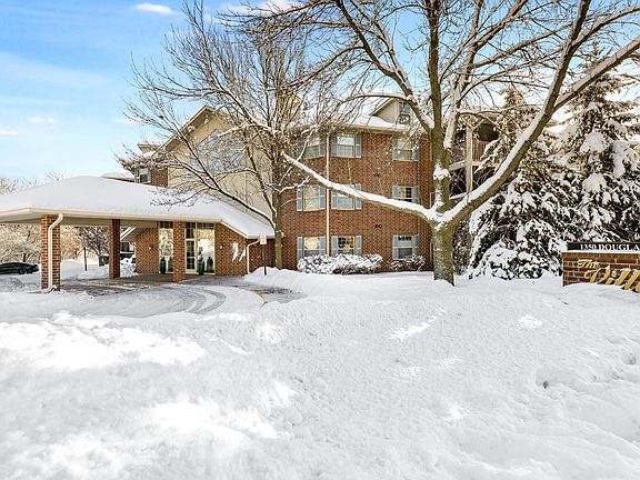 2nd image of 1350 Douglas Dr N APT 211