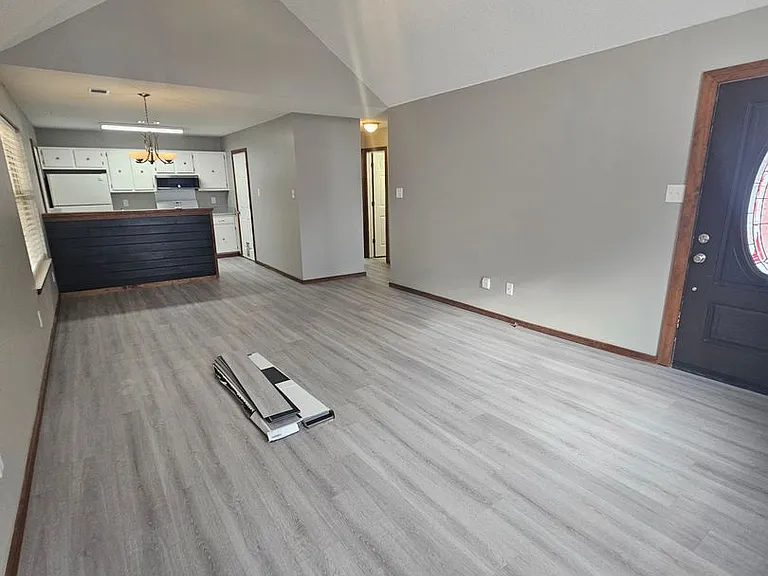 1202 Copper Creek Dr — Photo 4