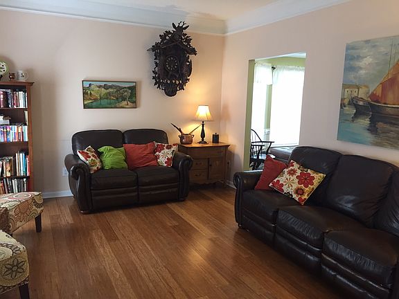 3rd image of 16027 Woodcote Dr