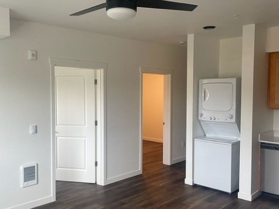 3rd image of 4902 NE 94th Ave #363