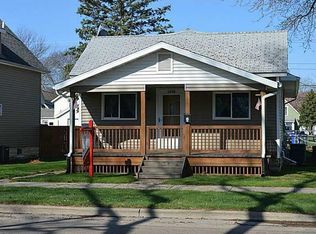 1230 Ellis Blvd NW, Cedar Rapids, IA 52405