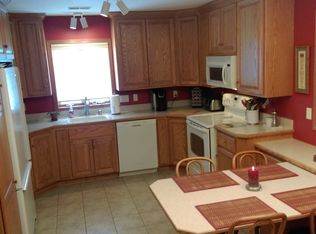 414 Quail Point Dr, Mount Pleasant, WI 53406