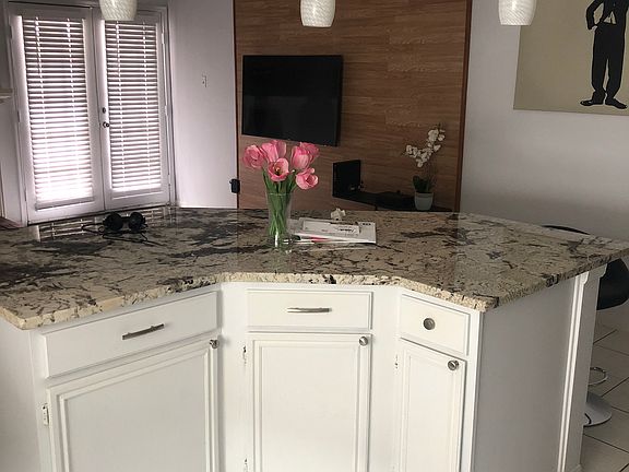 4th image of 8027 Shangrila Ln