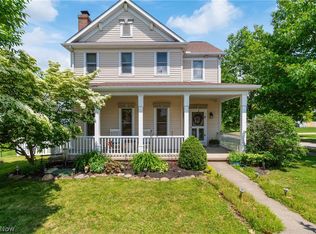 2745 Himelrigh Blvd, Barberton, OH 44203