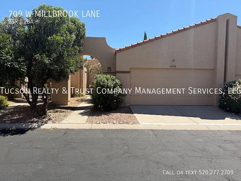 709 W Millbrook Ln — Photo 2