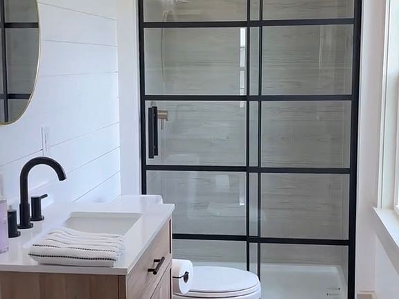 2nd image of 1139 Fairview Rd