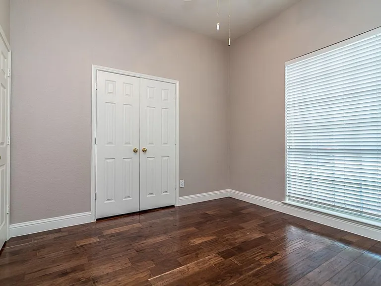 5512 Glenview Ln — Photo 12
