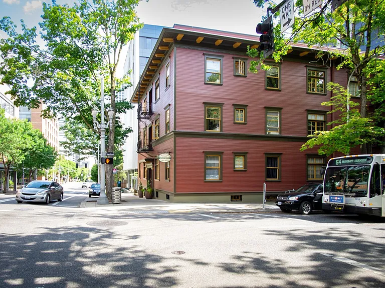 1834 SW 5th Ave #103 — Photo 1
