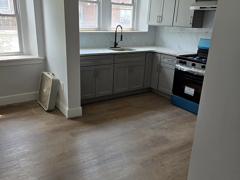6929 Rutland St — Photo 3