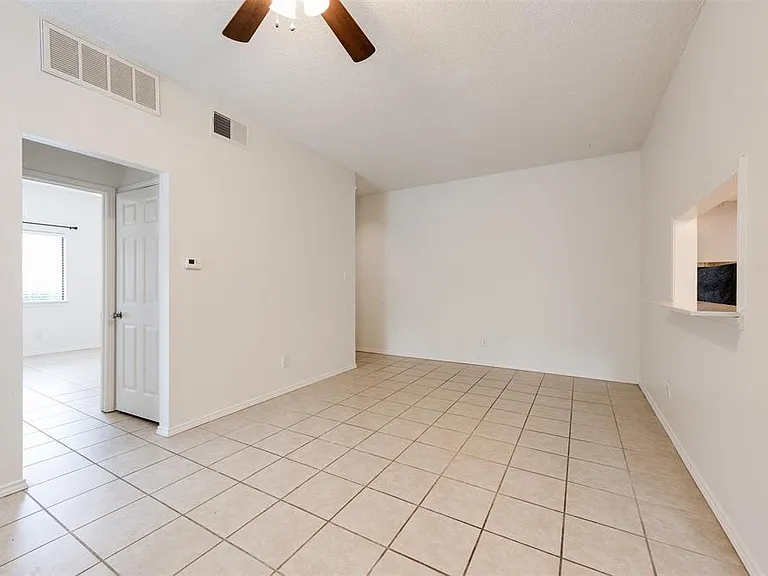 9100 Mountain Ridge Dr #105 — Photo 14