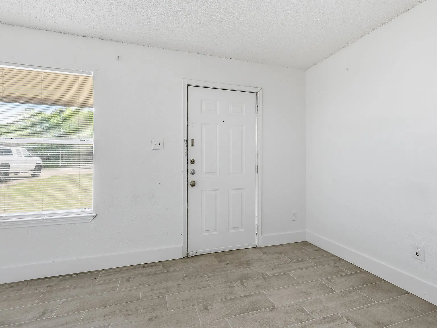 5517 Wellesley Avenue (New) - 1 — Photo 2