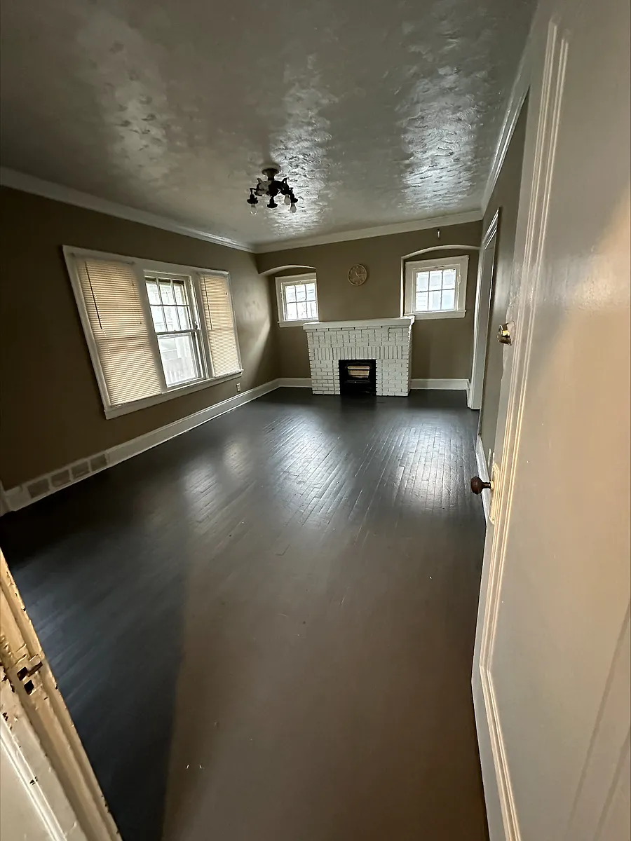 Building Photo - 12702 Iowa Ave #2