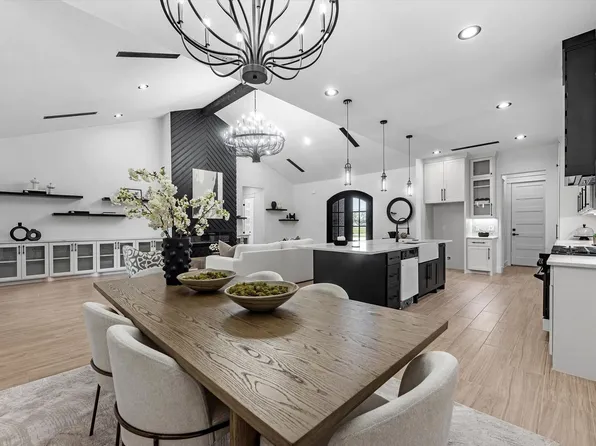 25 Private Road 6612, Dayton, TX 77535