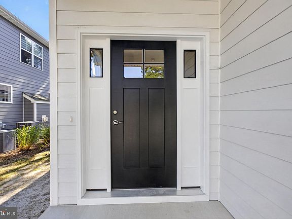 5th image of 214 Chandler St