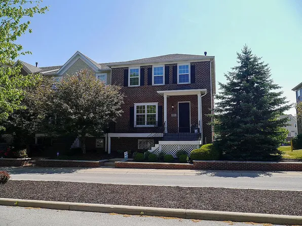 221 Manchester Dr, Zionsville, IN 46077