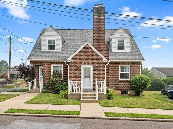 24 Sycamore St, Hellertown, PA 18055