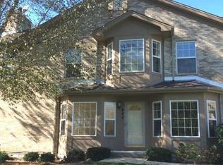 442 Kresswood Dr, McHenry, IL 60050
