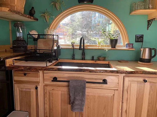 74 Seaver Rd #B, Harrisville, NH 03450