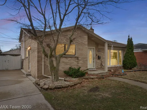 6751 N Charlesworth St, Dearborn Heights, MI 48127