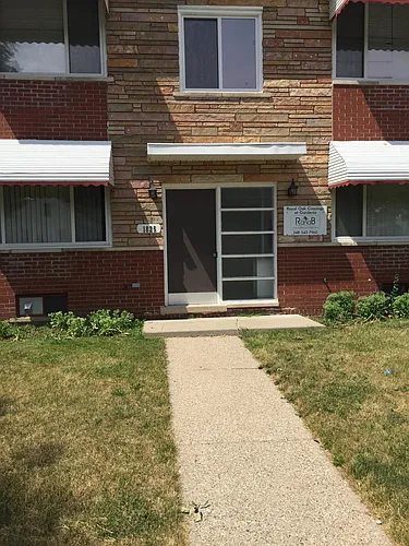 1825 Gardenia Ave #4 Photo 1
