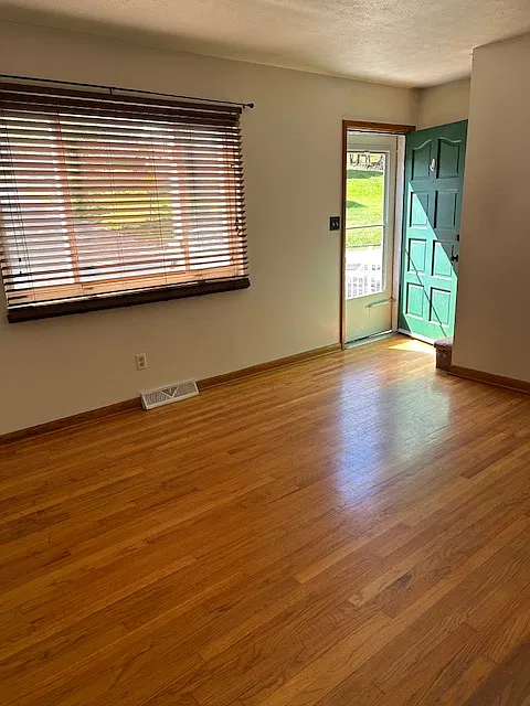 2 bed, 1.5 bath, 1425 sqft, $1,175 — Photo 2