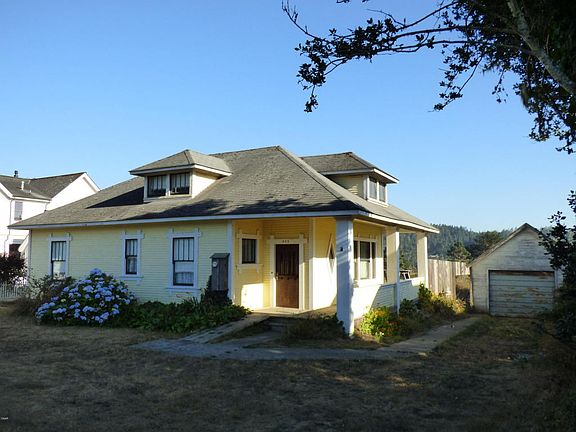 2nd image of 44855 Pine St