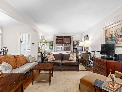 300 W 72nd St APT 3E, Manhattan, NY, 10023