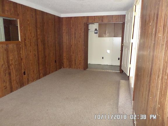 4th image of 36 Halsey Dr