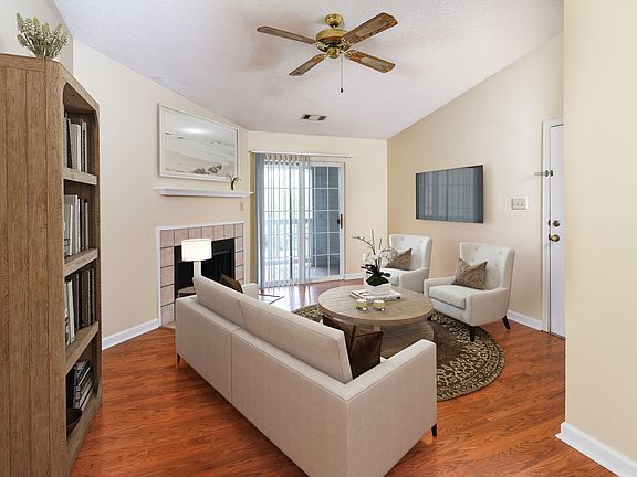 3rd image of 1000 Johnanna Dr #2109