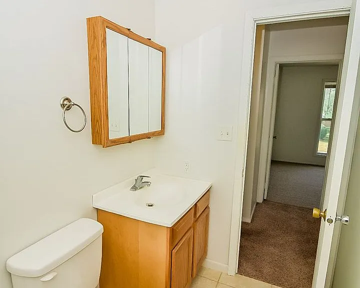 2225 Yorktowne Dr — Photo 18