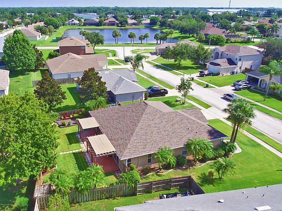 4th image of 395 Brookcrest Cir
