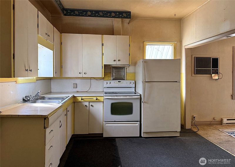 5th image of 602 SE Trinity Avenue