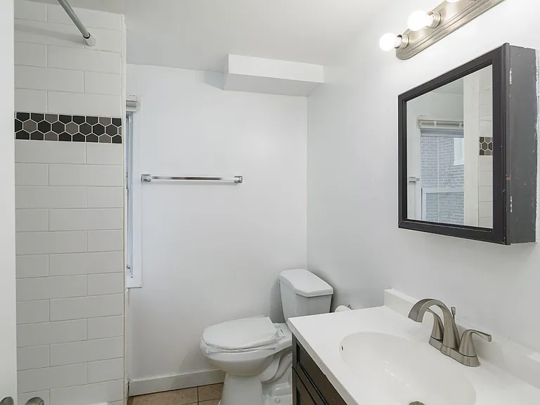 1130 Crease St — Photo 19