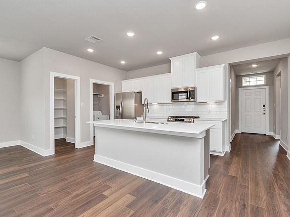 4th image of 10523 Moon Valley Ln