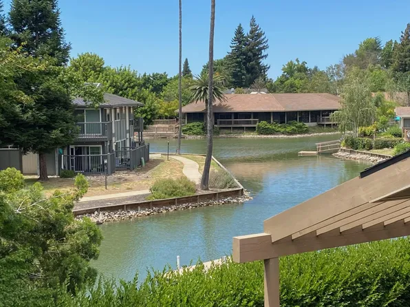 10 Lookout Ct, Sacramento, CA 95831