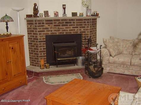 Fireplace in Living rm