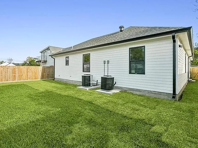 310 Riess Pl — Photo 13