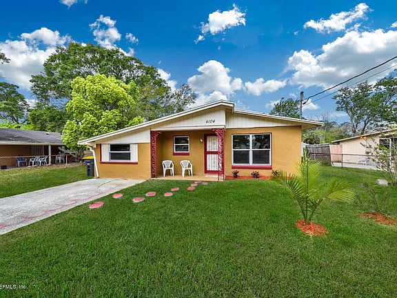 2nd image of 4104 E Leonard Cir
