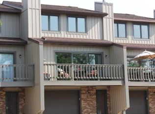 W8116 Canterbury Ln APT 7, Lake Mills, WI 53551